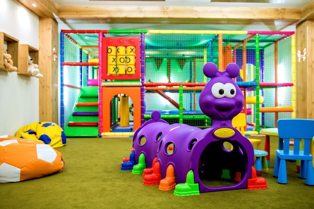 Grand Stasinda Bal Sylwestrowy Animacje Impreza Integracyjna Dwa Posilki Bogaty Bufet Baseny Kregielnia Grota Sauny Squash Silownia Place Zabaw Widoki 1000Mnpm Bukowina Tatrzanska Exterior photo