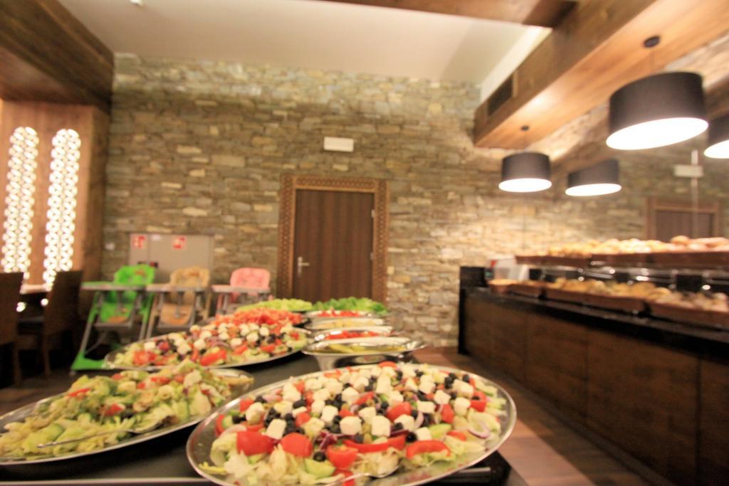 Grand Stasinda Bal Sylwestrowy Animacje Impreza Integracyjna Dwa Posilki Bogaty Bufet Baseny Kregielnia Grota Sauny Squash Silownia Place Zabaw Widoki 1000Mnpm Bukowina Tatrzanska Exterior photo