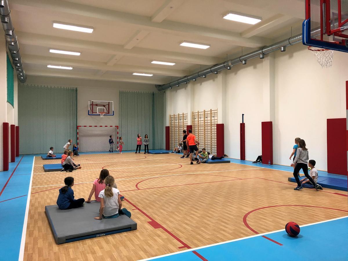 Grand Stasinda Bal Sylwestrowy Animacje Impreza Integracyjna Dwa Posilki Bogaty Bufet Baseny Kregielnia Grota Sauny Squash Silownia Place Zabaw Widoki 1000Mnpm Bukowina Tatrzanska Exterior photo